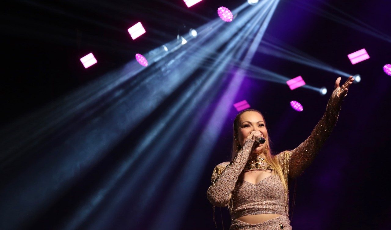 solange almeida no palco